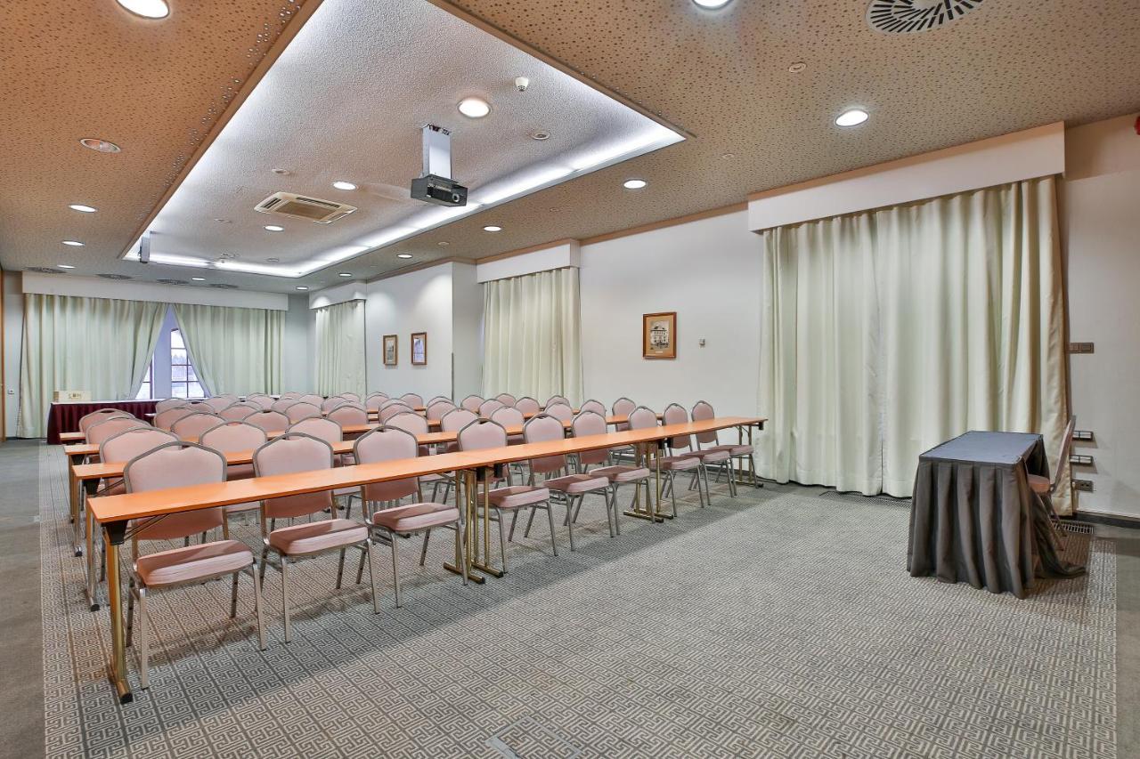 Lh Hotel Dvorak Tabor Congress & Wellness Εξωτερικό φωτογραφία